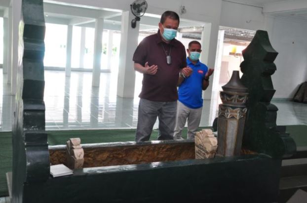 Kunjungan Kerja di Kota Palu, Wakil Gubernur Gorontalo Ziarah ke Makam Guru Tua