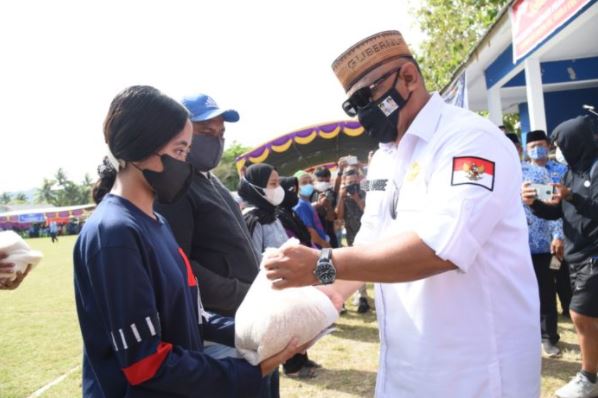 Rusli Habibie tinjau Serbuan Vaksinasi COVID-19 di Bone Bolango