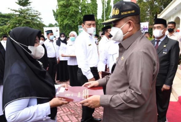PNS Kementerian Agama di Gorontalo terima Piagam Satyalancana Karya Satya