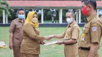Suharsi Igirisa Serahkan SK Plt kepada 4 Pejabat Pimpinan Tinggi Pratama