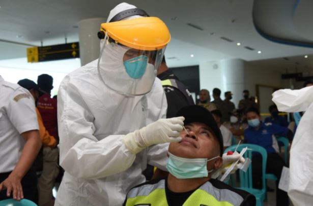 Protokol Kesehatan COVID-19 di Bandara Jalaluddin kembali Diperketat