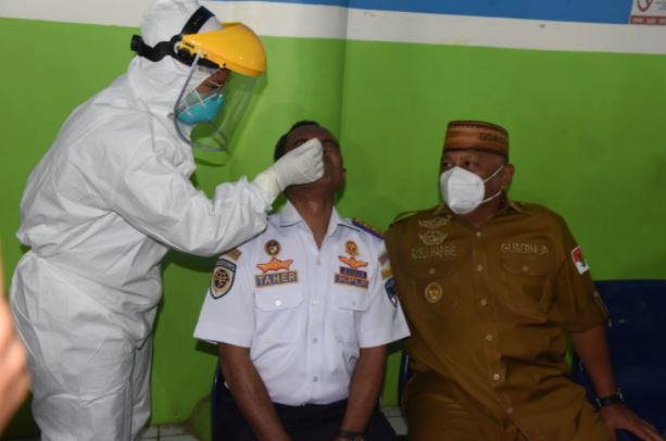 Buruh dan Pegawai Pelabuhan di Gorontalo Dites PCR