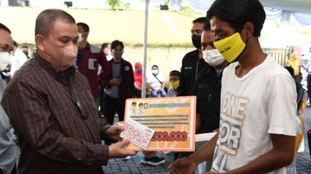 Warga Gorontalo yang jadi Korban Kebakaran Pasar Jengki terima Bantuan