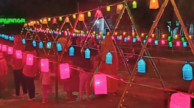 Lampu Replika Menara dan Kakbah Manjakan Mata Penikmat Tumbilotohe di Pilohayanga