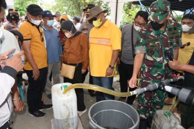 Kabila - Suwawa Terima Distribusi 10.000 Liter Minyak Gorang Curah