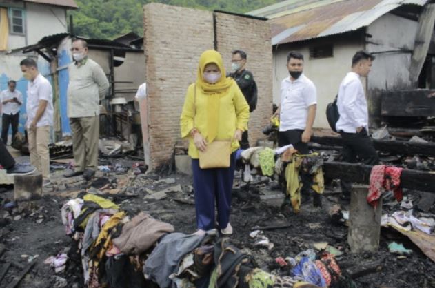 Korban Kebakaran di Kelurahan Tenda Terima Bantuan