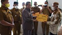 Safari Ramadan Pohuwato, Wakil Gubernur Salurkan Bantuan Hibah