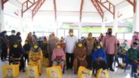 Warga Popayato Terima Bantuan Langsung Pangan Pemerintah Provinsi Gorontalo