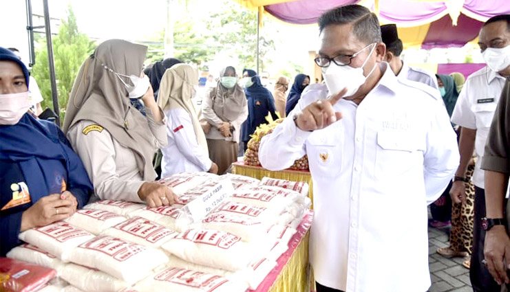 Pasar Murah Dibuka, Marten Taha Minta Masyarakat Tak Main Borong