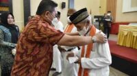 Berangkatkan Jemaah Umroh, Marten Taha Itu Bentuk Apresiasi kepada Mereka