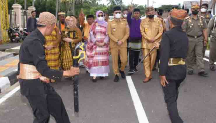 Penjabat Gubernur Kagum dengan Pembangunan Infrastruktur di Pohuwato