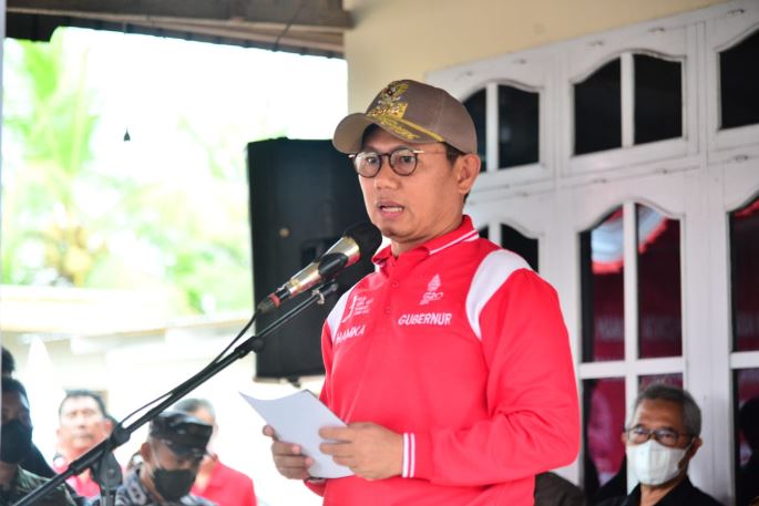 Pj Gubernur Gorontalo Canangkan Gerakan Pembagian 10 Juta Bendera Merah Putih