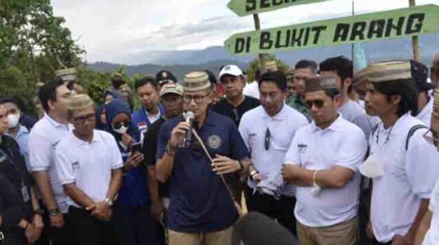 Sandiaga Uno Kunjungi Desa Wisata Lonuo Bukit Arang Bone Bolango