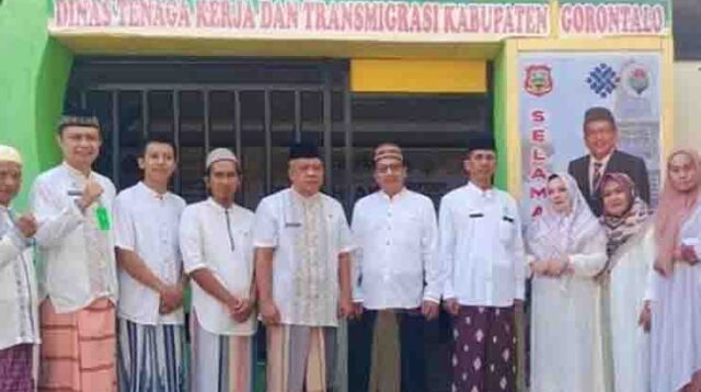 ASN Kabgor Gunakan Pakaian 'Ala Santri' Saat Berdinas