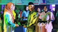 Dikes Kabgor beri Penghargaan kepada Nakes hingga Masyarakat di Acara HKN