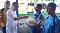 Tangani Krisis Pangan, Bupati Gorontalo Salurkan 350 Paket Sembako di Bunggalo