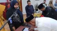 Ketua KPU Bone Bolango Lantik PAW PPK Suwawa Timur