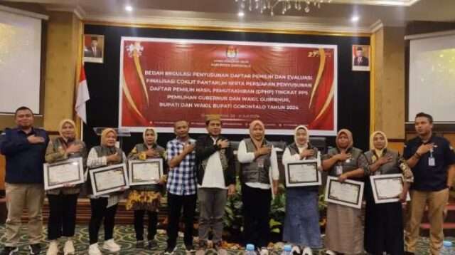 7 Pantarlih di Kabupaten Gorontalo Terima Penghargaan