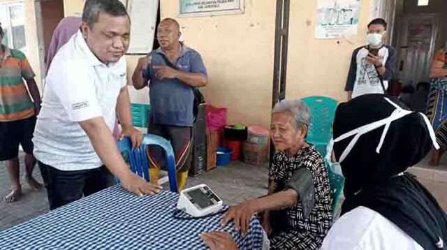 Hendra Hemeto Apresiasi Tenaga Kesehatan Tangani Korban Banjir
