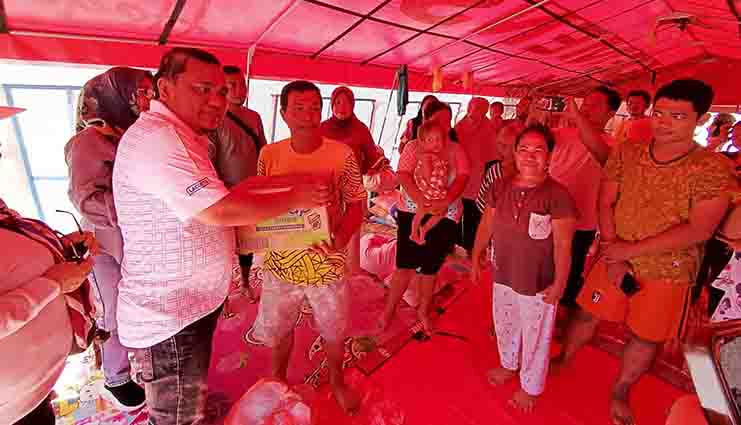 Hendra Hemeto Bantu Korban Banjir Tilango dan Telaga Biru
