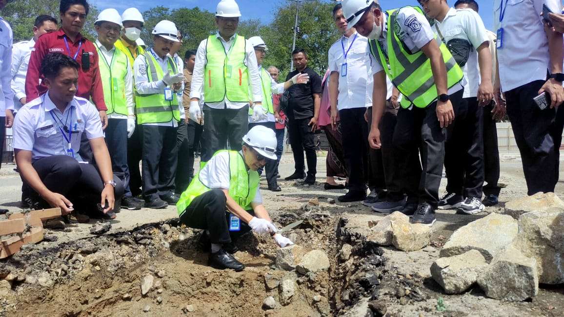 Nelson Pomalingo Letakan Batu Pertama Pembangunan Terminal Tipe B Limboto