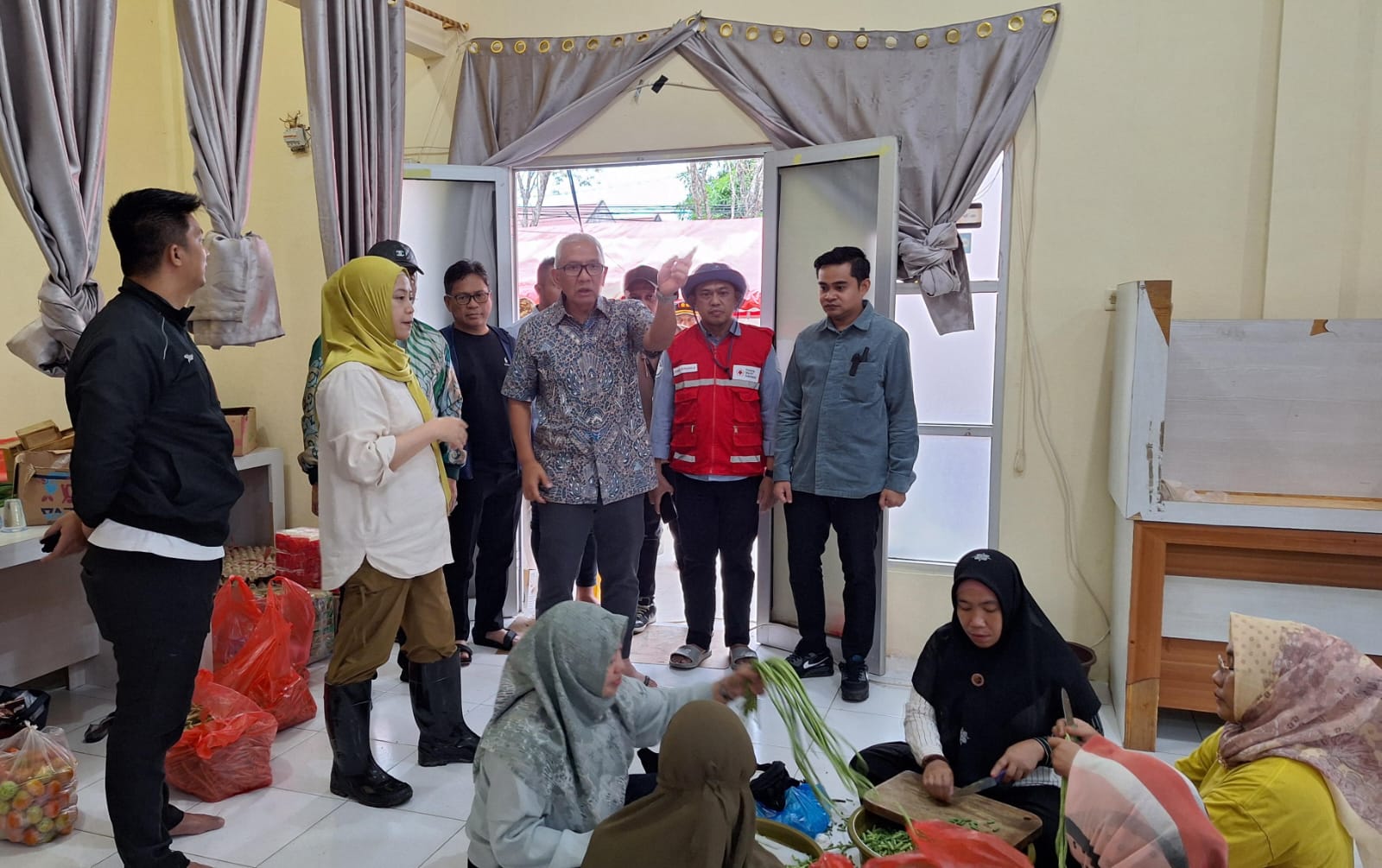 Rudy Salahuddin Pastikan Kelayakan Makanan Siap Saji Bagi Korban Banjir