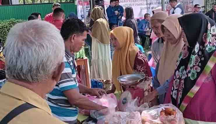 Gerakan Pangan Murah Sentuh Warga Talumelito