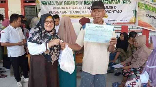 Korban Banjir di Tilango terima Bantuan Cadangan Beras