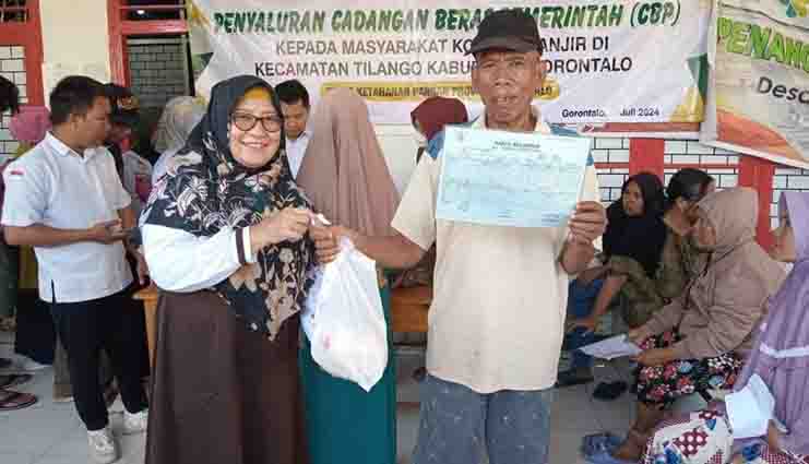 Korban Banjir di Tilango terima Bantuan Cadangan Beras