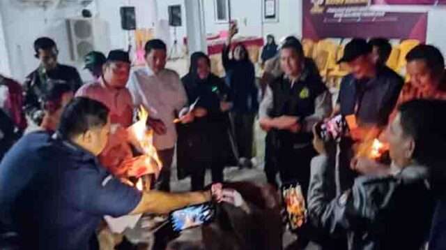 KPU Bone Bolango Musnahkan 174 Surat Suara Rusak