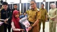 Terdampak Banjir, Siswa di Kota Gorontalo Terima Bantuan School Kit