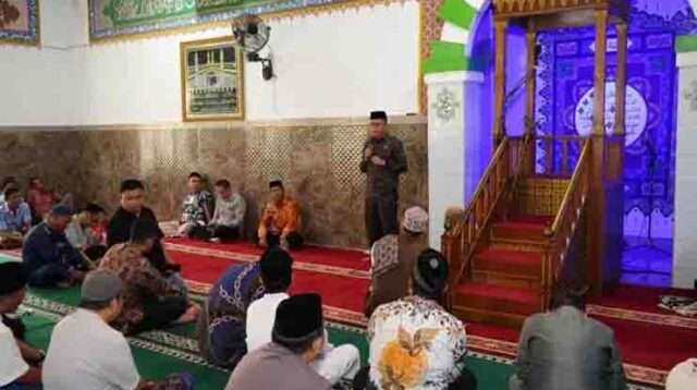 Ismail Madjid Laksanakan Safari Jumat di Masjid Nurul Yaqin Liluwo