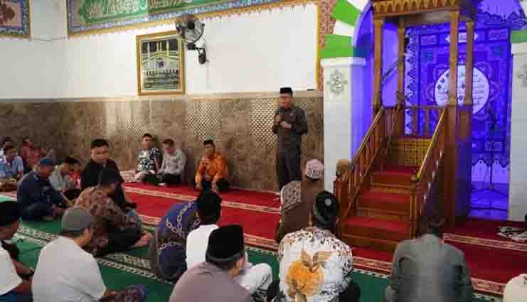 Ismail Madjid Laksanakan Safari Jumat di Masjid Nurul Yaqin Liluwo