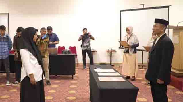 Windarto Bahua Lantik PAW PPS Kelurahan Polohungo