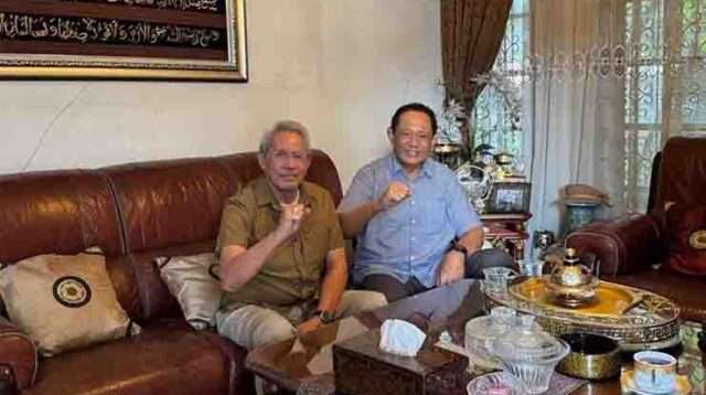 Bertemu Tursandi Alwi, Gusnar Ismail: Untuk Menjadi Pemimpin, Berjalan di Belakang Mereka