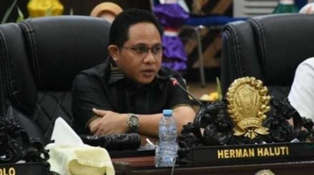 Herman Haluti Beri Penjelasan Soal Masalah Parkir di RSUD Aloei Saboe