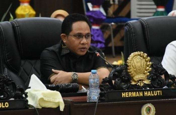 Herman Haluti Beri Penjelasan Soal Masalah Parkir di RSUD Aloei Saboe