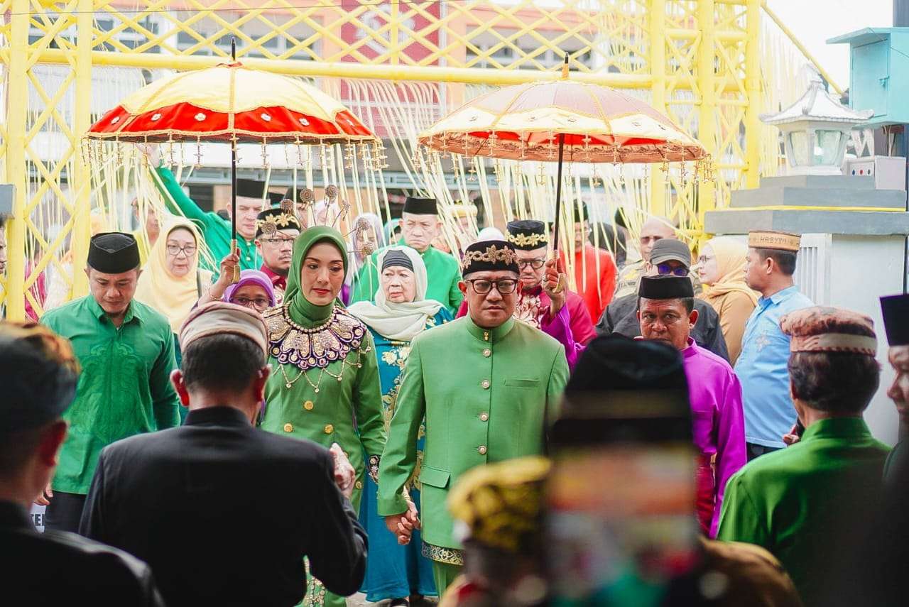 Prosesi Adat Moloopu Sambut Wakil Wali Kota Gorontalo