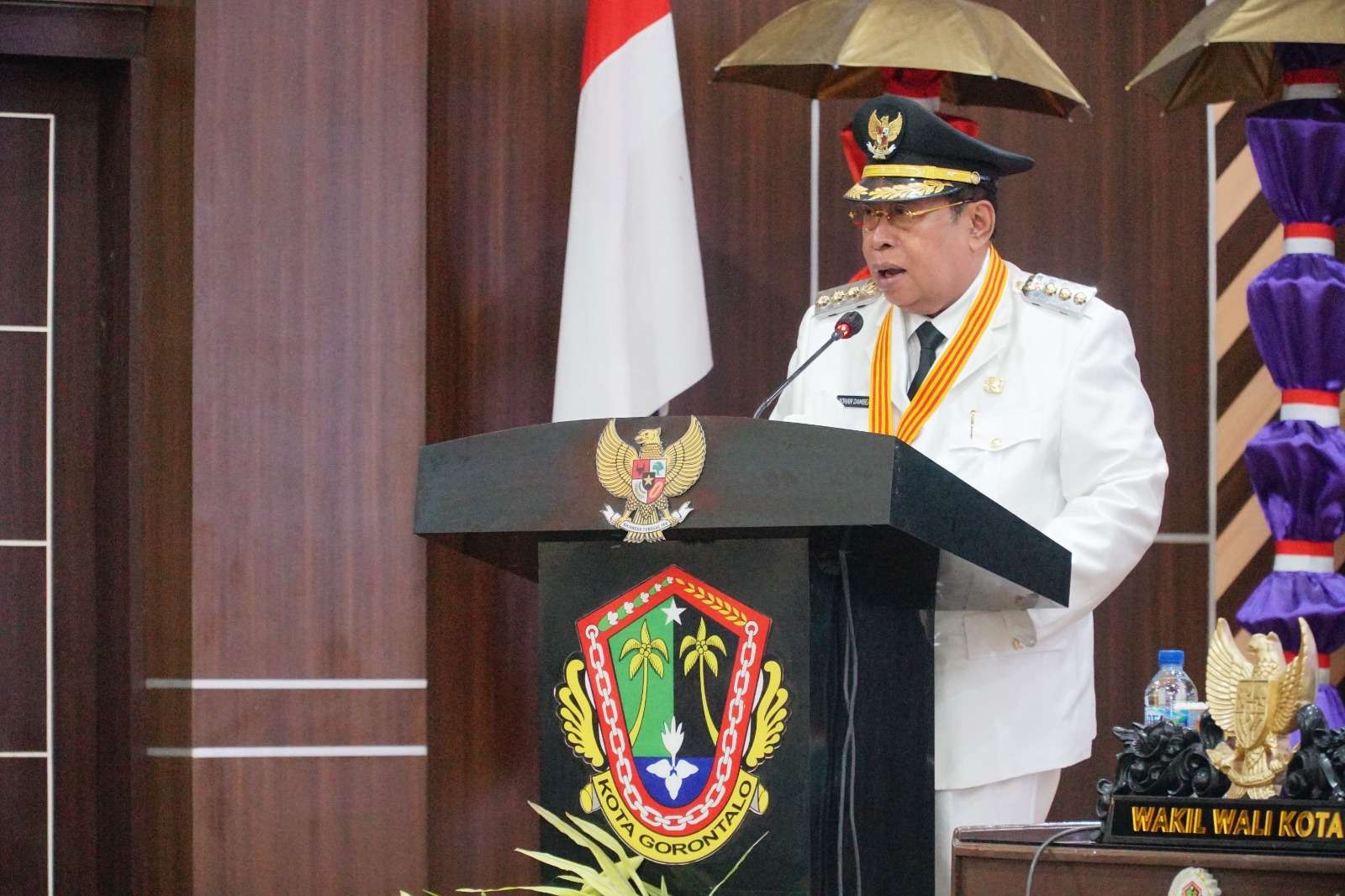 Adhan Dambea segera Lakukan Penanganan Sampah di Kota Gorontalo