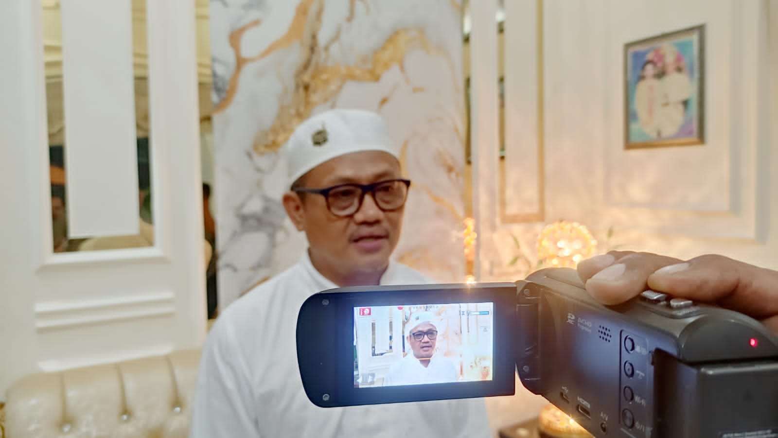 Niat Buka di Siang Hari, Irwan Hunawa Tegaskan Rumah Makan Bakal Ditutup Paksa