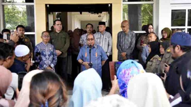 Adhan Dambea Pakai Uang Pribadi Bayar Upah Pekerja Bangunan Mie Gacoan