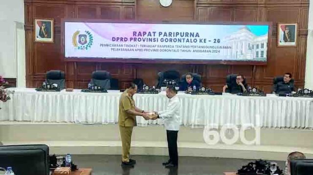 Gubernur Gorontalo Serahkan Ranperda Pertanggungjawaban APBD Tahun 2024
