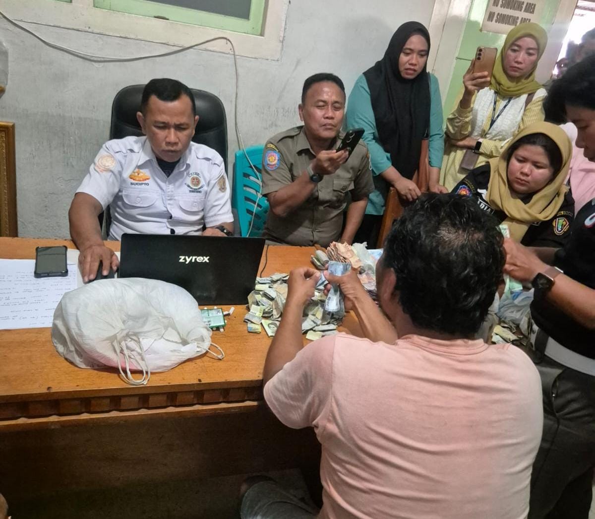 Satpol PP Kota Gorontalo amankan Pengemis yang Viral di Media Sosial