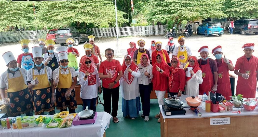 Keseruan Pegawai Dinas Ketahanan Pangan Jelang HUT RI Ke - 80