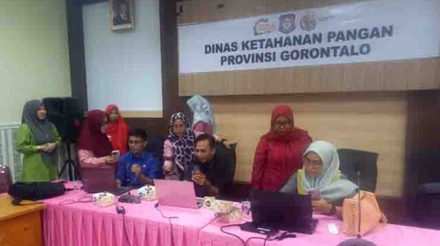 Pegawai Dinas Ketahanan Pangan Ikut Registrasi Identitas Kependudukan Digital