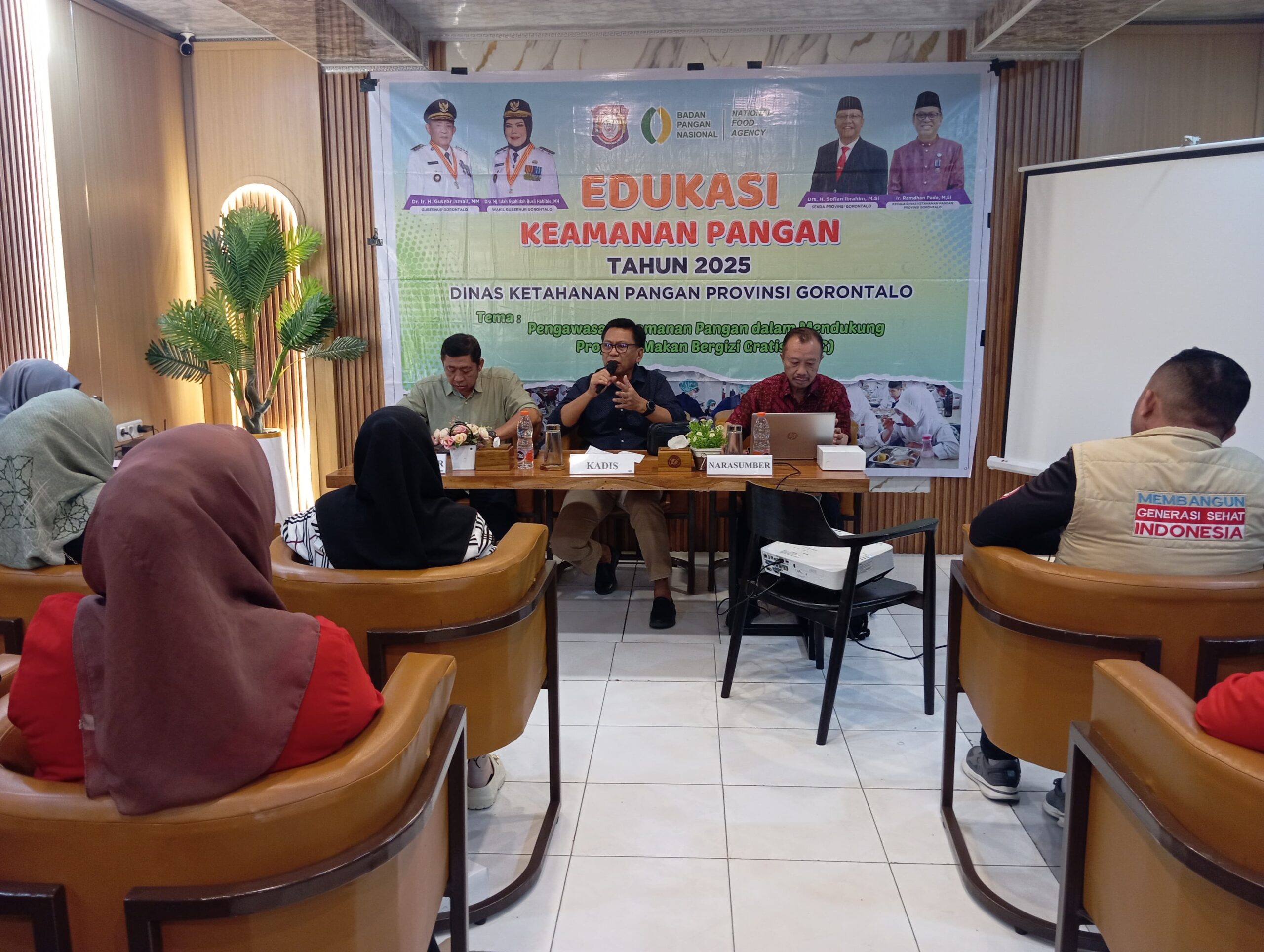 Petugas Satuan Pelayanan Pemenuhan Gizi terima Edukasi Keamanan Pangan