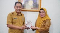 Sekretariat DPRD Kota Gorontalo Raih Penghargaan OPD Sanitasi Terbaik