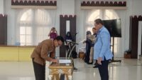 Tandatangani Perjanjian Kinerja, Ramdhan Pade Komitmen Capai Target