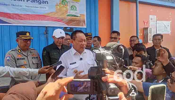 Gubernur Gorontalo Launching Bantuan Cadangan Pangan Pemerintah Tahap II Gubernur Gorontalo Launching Bantuan Cadangan Pangan Pemerintah Tahap II