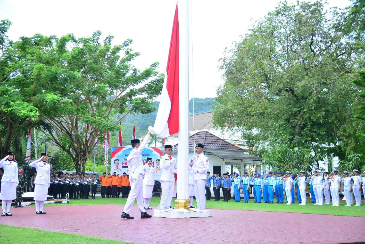 Momentum Hari Pahlawan, Gusnar Ismail Perkuat Semangat Pengabdian Bagi Bangsa